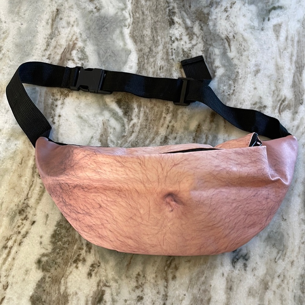 Fanny pack-hairy belly